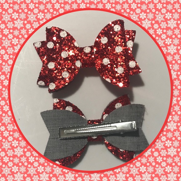 ❣️NEW❣️2/$10 Sparkling Polka Dot Hair Clips❣️ - Picture 2 of 2
